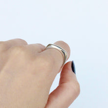 Load image into Gallery viewer, sterling silver handmade wedding band for men or women