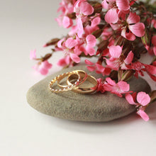 Load image into Gallery viewer, unisex solid gold 4mm vow rings jewelry review