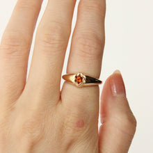 Load image into Gallery viewer, Tailor Your Petite Bloom Ring
