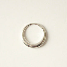 Load image into Gallery viewer, sterling silver token ring dounut band buy jewelry near me

