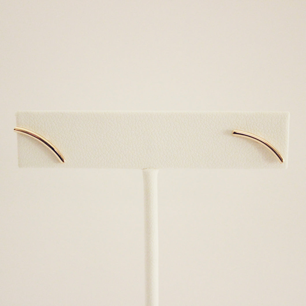 difference between gold and gold plated. 14k gold arched bar earrings