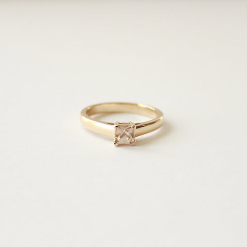 Womens sunstone and 14k solid gold vow ring. this is how talayee does jewelry