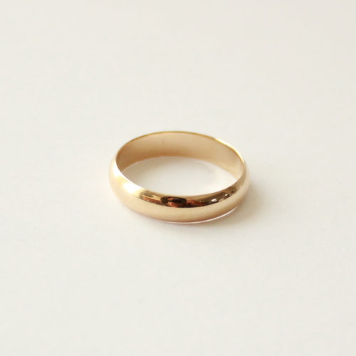 womens solid gold 4mm wedding vow ring.