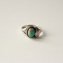 Load image into Gallery viewer, Vintage Turquoise Ring with Leaf Detail
