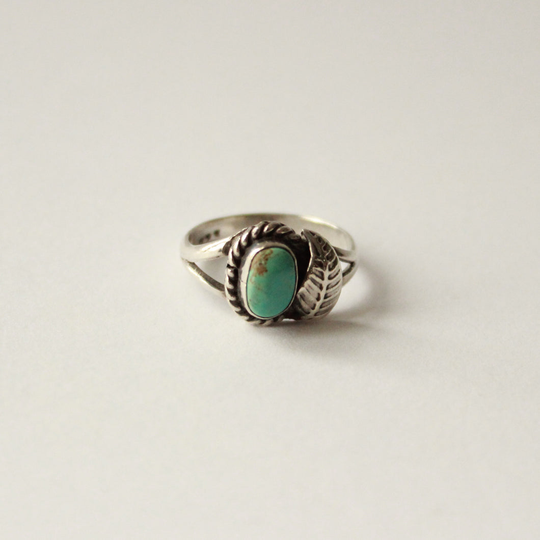 Vintage Turquoise Ring with Leaf Detail