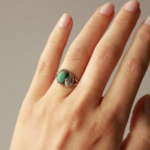 Load image into Gallery viewer, Vintage Turquoise Ring with Leaf Detail
