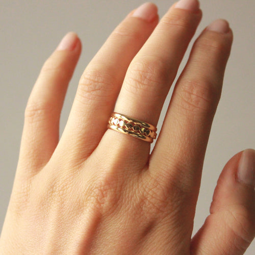 Mociun mimosa wedding band
